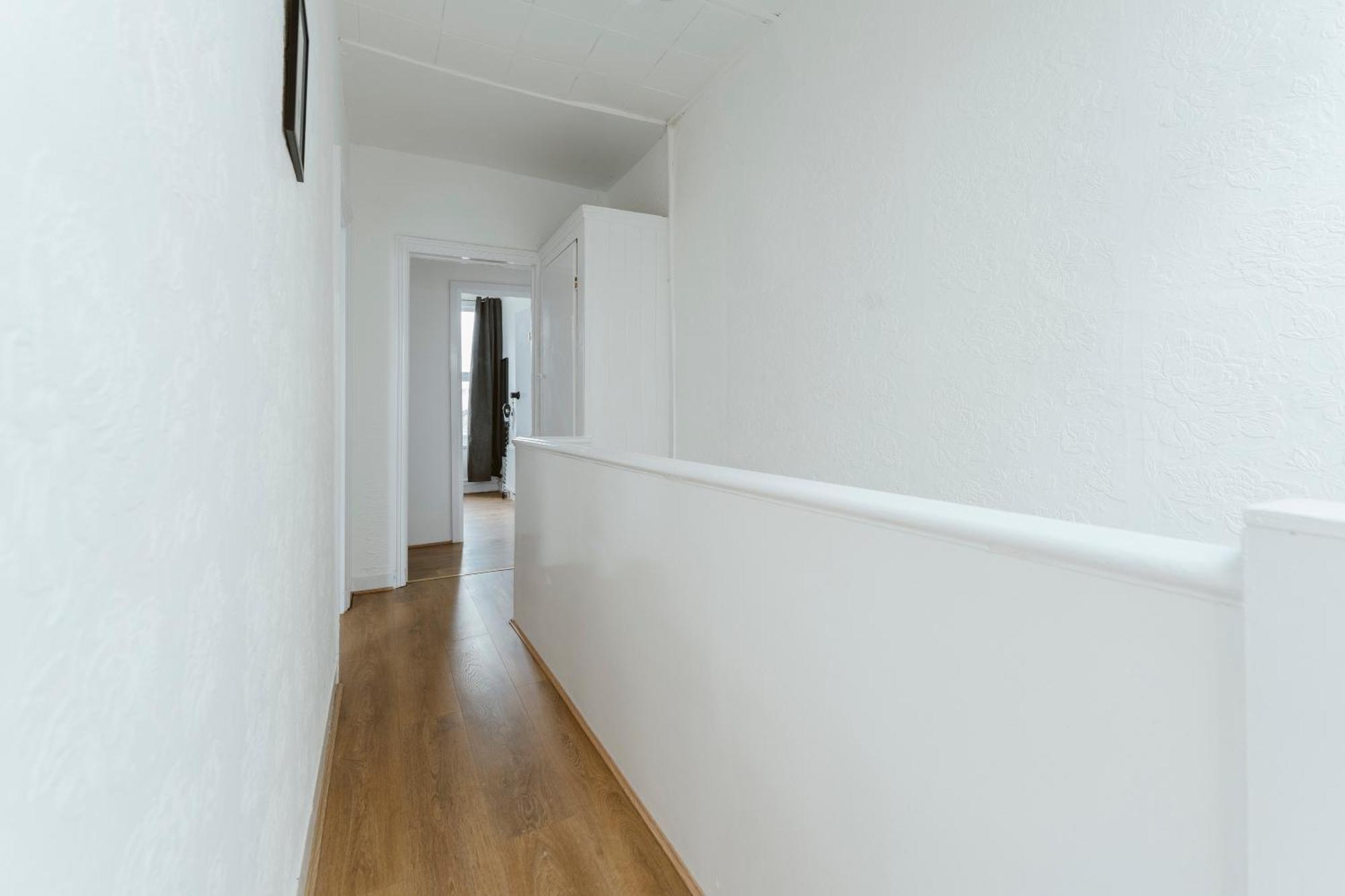 Manor House Great Rooms To Stay Лондон Екстериор снимка